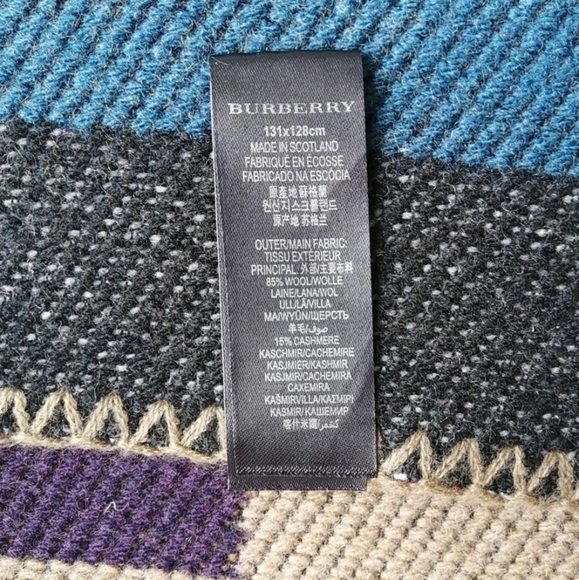 Classic Burberry Puncho customized with NW initial - Picture 5 of 6